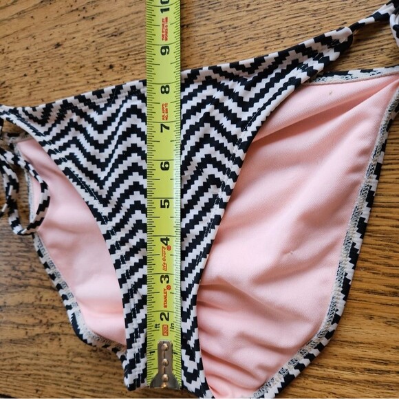 Xhilaration Chevron Stripe Bikini Bottoms Pink Tan Black Juniors M Scoop Tie - Picture 4 of 7